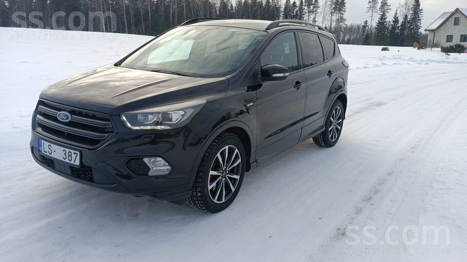 Pārdošanā labs Ford Kuga ar ST line komplektātciju, 2.0 dīzels ar 120 zs mot