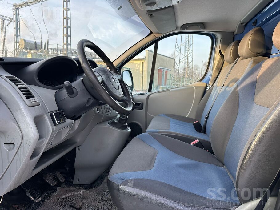 Renault Trafic Maxi, automašīna ir teicamā tehniskā un vizuālā stāvoklī.