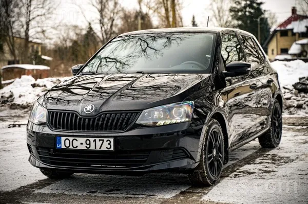 Skoda Pārdod Škoda Fabia 1.0 benzīns, manuālā Kārba. 