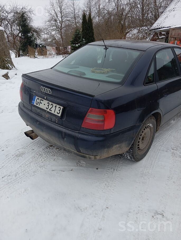 Auto stāv nevadzīgs, nerūsējis, ripo, skate beidzas 02.2026.