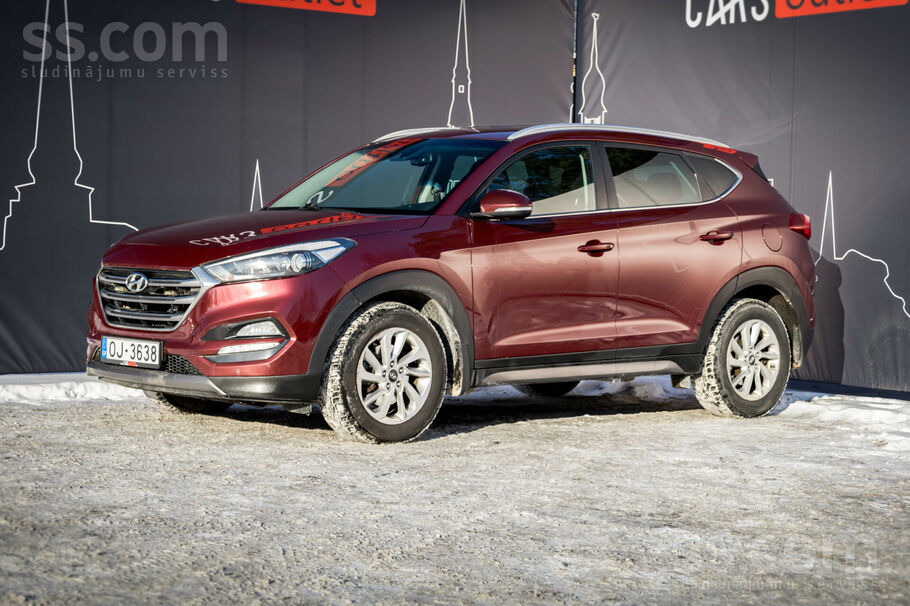 Hyundai Tucson ar 2.0 litru dīzeļdzinēju un automātisko transmisiju. 100 kW.
