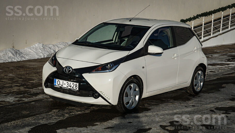 Toyota Aygo. Apkopes veiktas laicīgi, auto teicamā tehniskā stāvoklī. Laba k