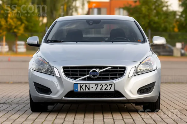 Volvo S60 - 1