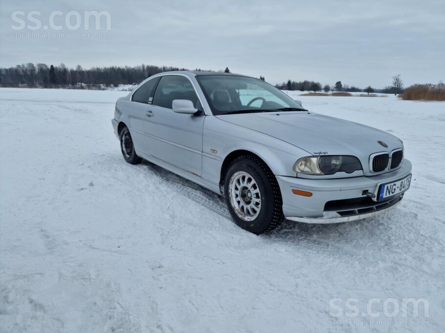 Street legal, bet būvēts sportiskai braukšanai dažādās disciplīnās. Slēptā h