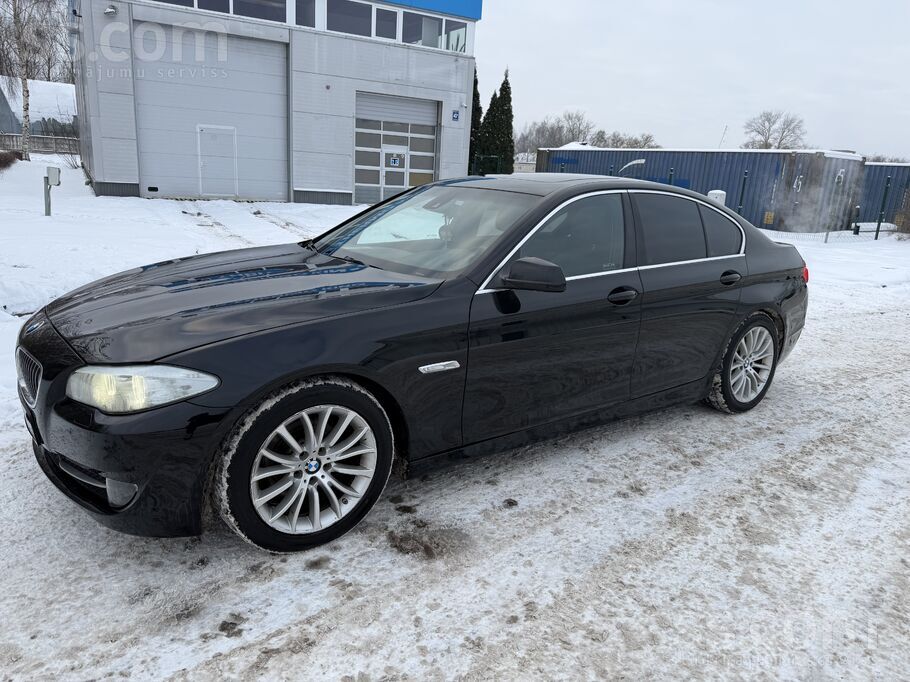 BMW Продаю машину в хорошем состоянии. Торг уместен. 