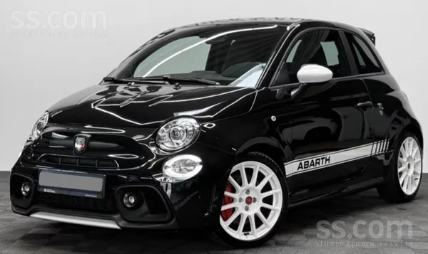 Fiat Pārdod labi uzturētu melnu Abarth 695 Esseesse ar