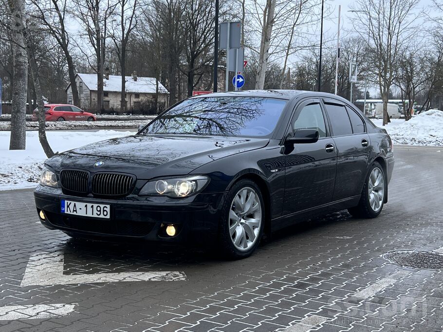 BMW Bmw 740i shadowline. Face lift, Benzins un gaze. 