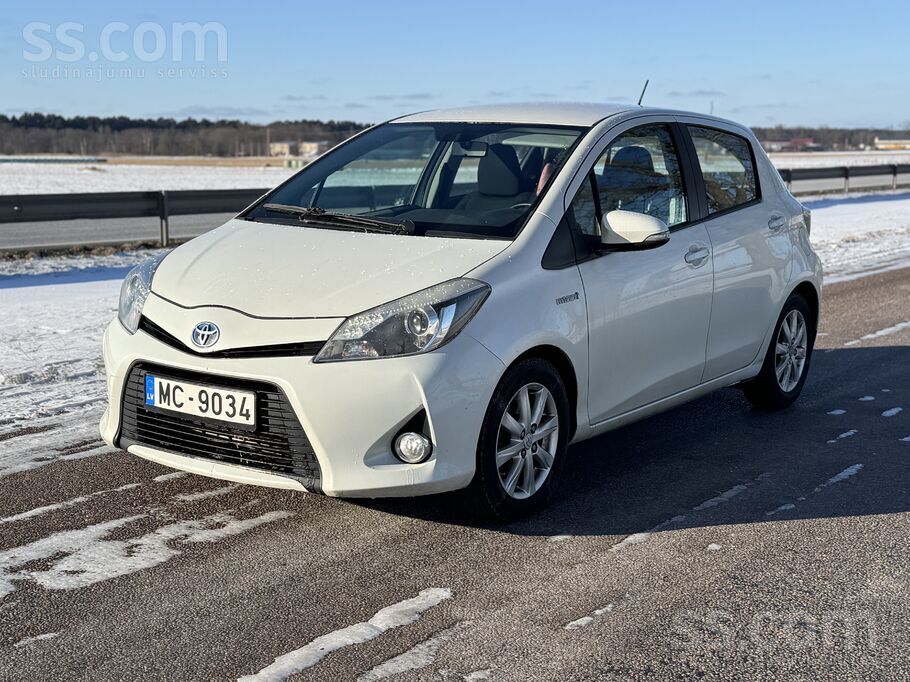 Pārdodu koptu auto ar Jaunu tehnisko apskati, Baltā pērles krāsa. Hybrid 1.5