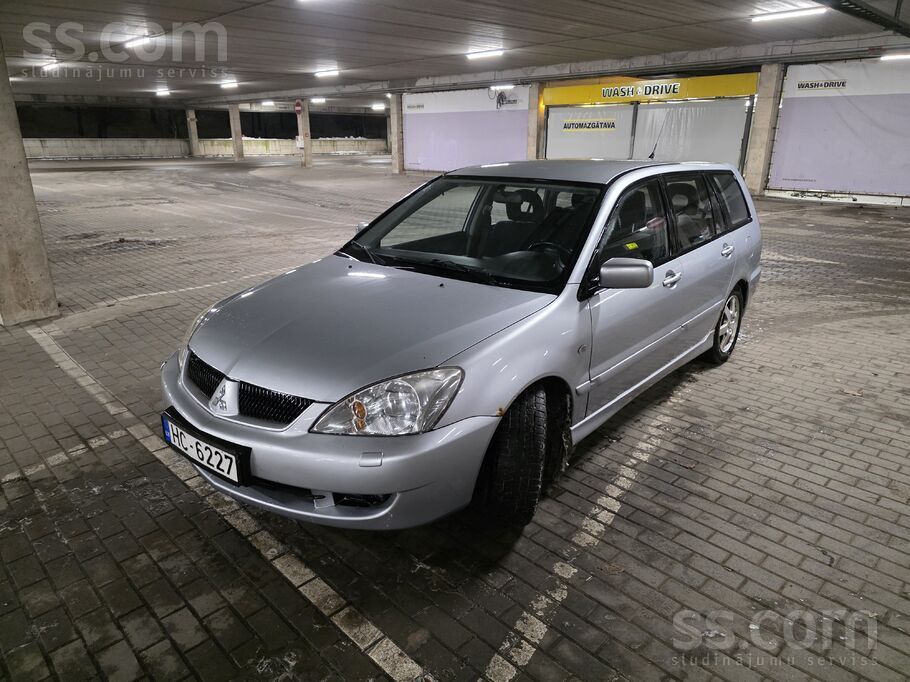 Motors rūc labi, kārba slēdzas ideāli. Vizuāli ir defekti. Salons nav saplēs