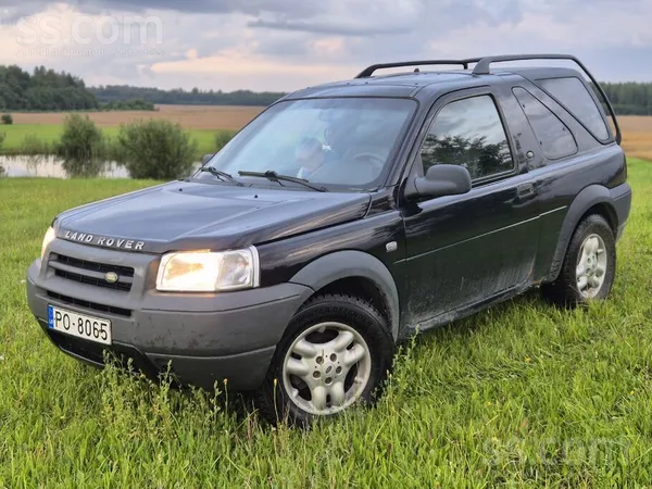 Land-Rover Pārdodu Landroveru ar jaunu skati, Virsū jaunas vi