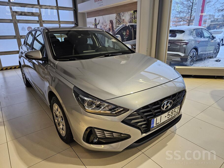 Hyundai Auto salons piedāvā. 
