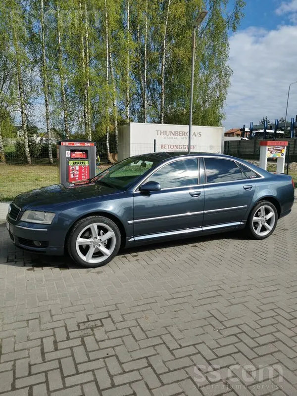 Audi A8 - 1