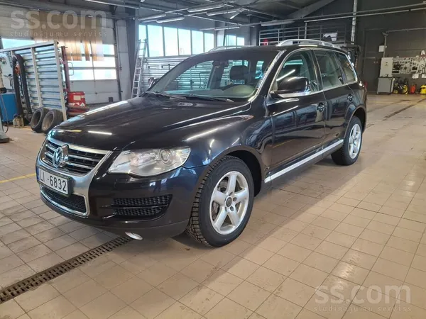 Volkswagen Automašīna labā tehniskā stāvoklī , divi komplekti