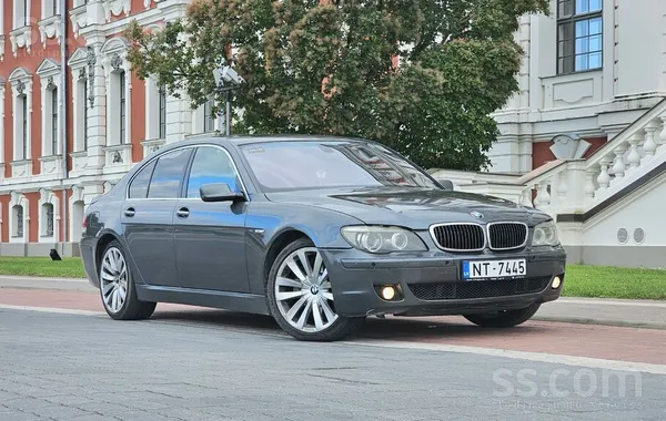 BMW 745 - 1