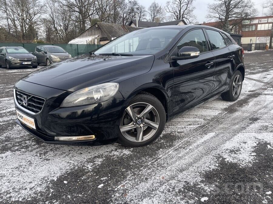 Volvo V40. Ieviests no Nīderlandes. TA bez Aizrādījumiem. 

Palīdzēsim nok