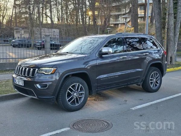 Pārdod Jeep Grand Cherokee 3.6 benzīns, labā tehniskā un vizuālā stāvoklī. A