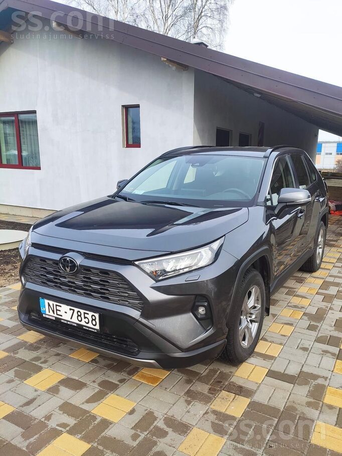 Toyota Продается авто в идеальном состоянии. (не курили, 
