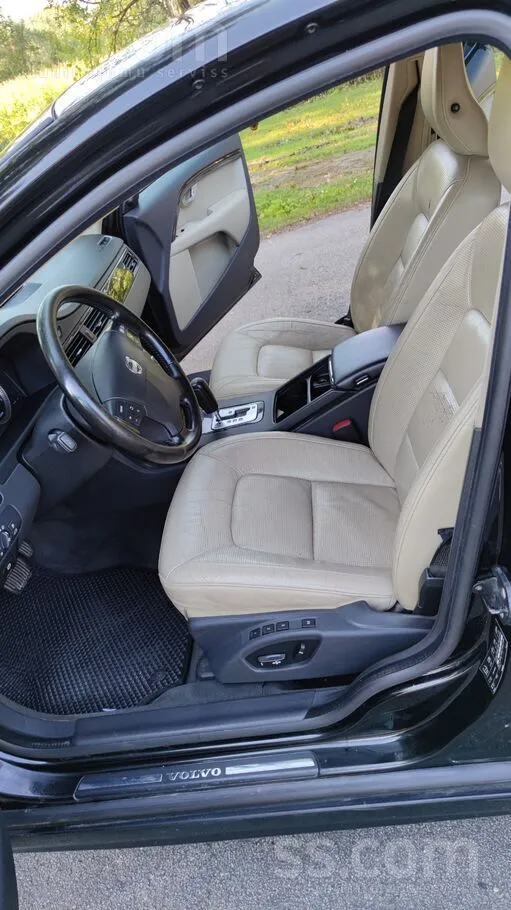 Volvo V70 - 1