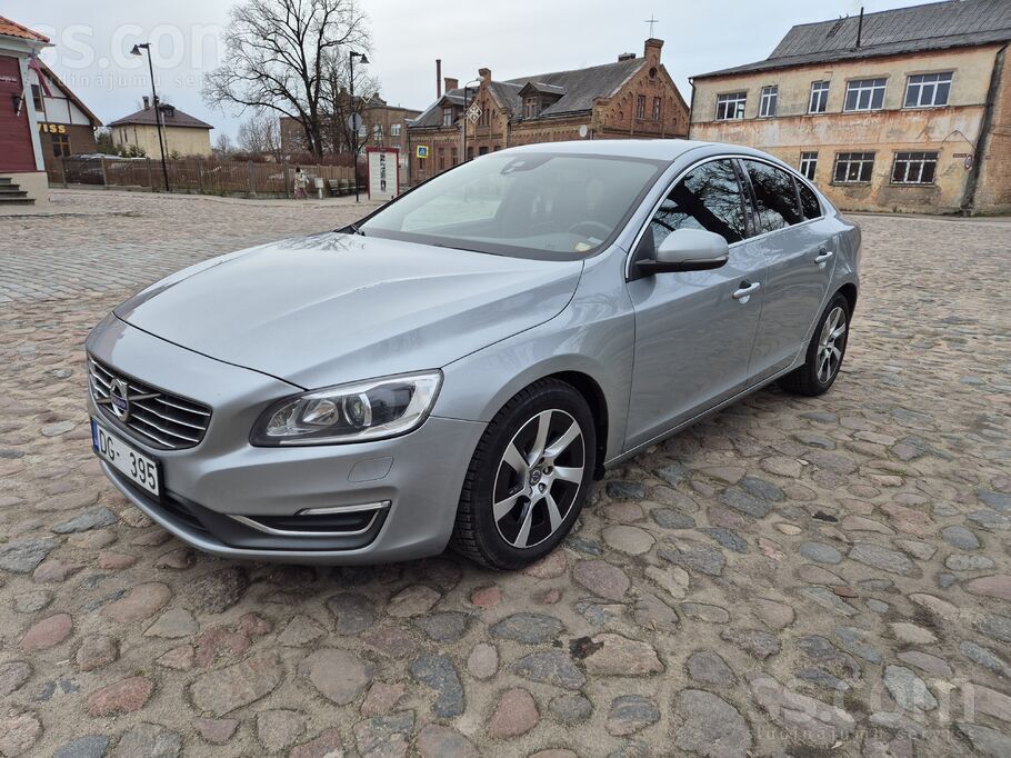 Volvo Ekonomisks, kopts un uzticams Volvo S60 ar 5 cilin
