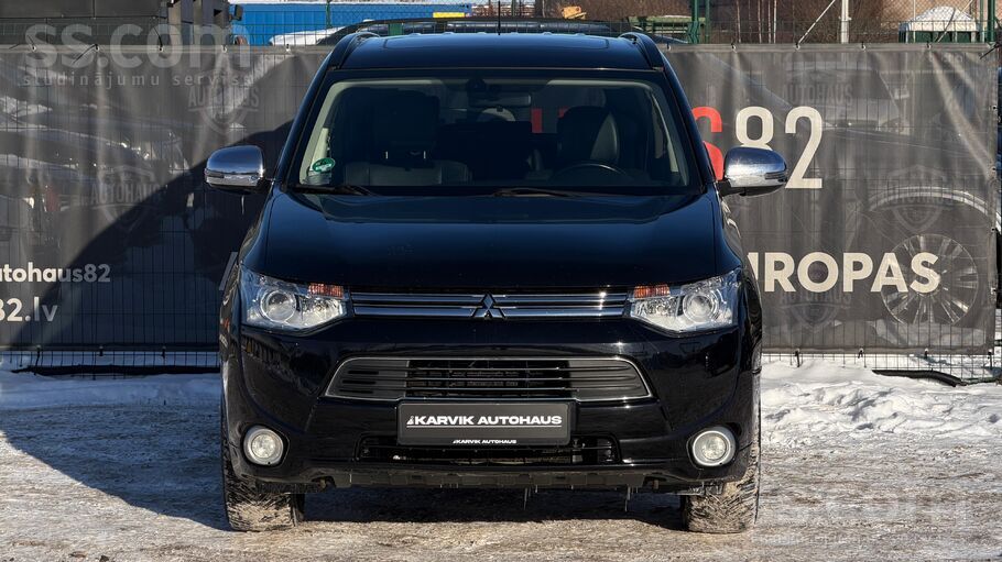 Mitsubishi Mitsubishi Outlander labā tehniskā un vizuālā stāv