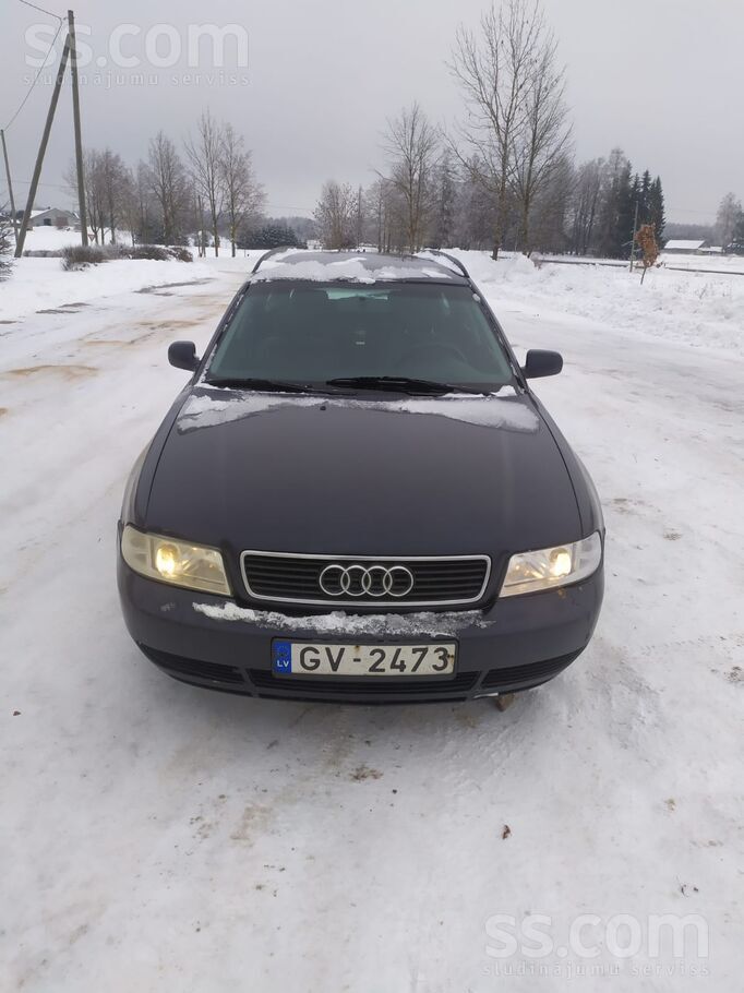Audi Pārdodu audi, motors strādā labi, lec labi, mainīt