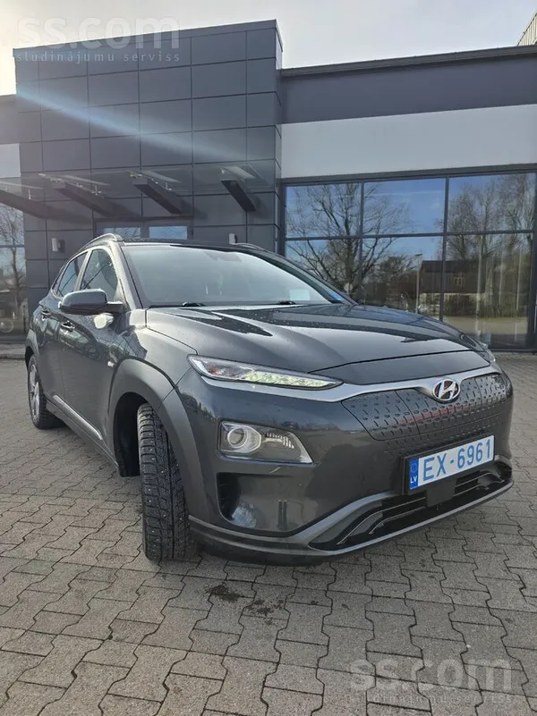 Hyundai Kona EV Trend plus
Akumulators: 42 kWh
Dzinēja jauda: 100 kW/136 z