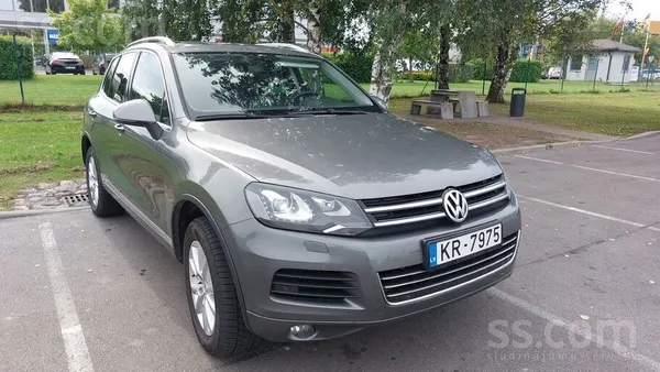 Volkswagen Touareg - 1