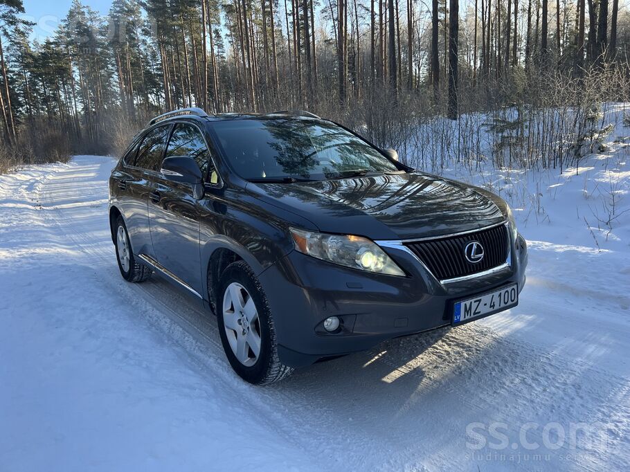 Lexus Бензин/газ, не гибрид. Без пневматики. 