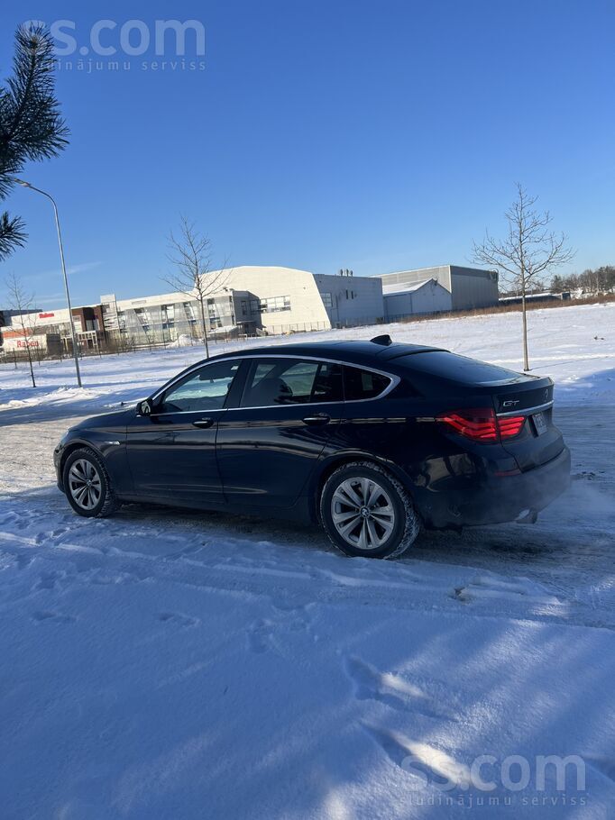 BMW 535i Grand Turismo 2011gada ar pārbaudīto veco M2 