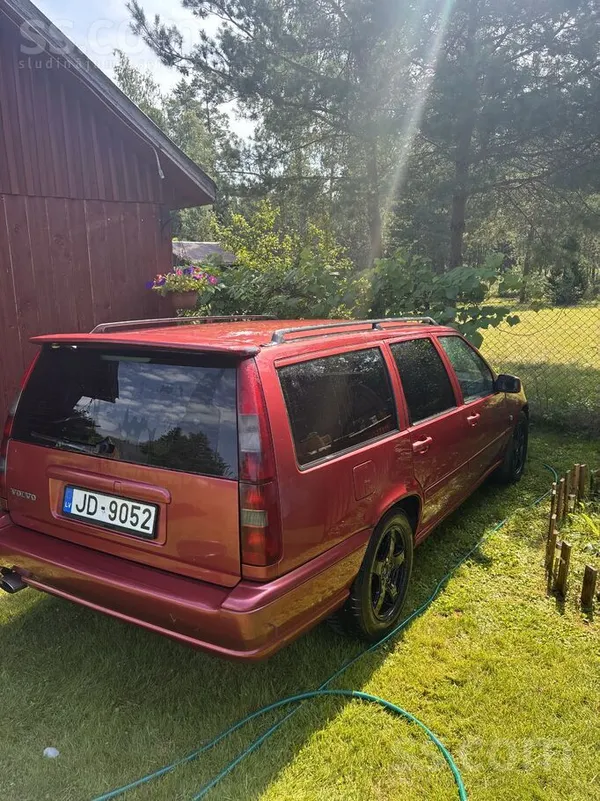 Volvo Pārdod 7vietīgo volvo v70 ar labo 103kw dzinēju