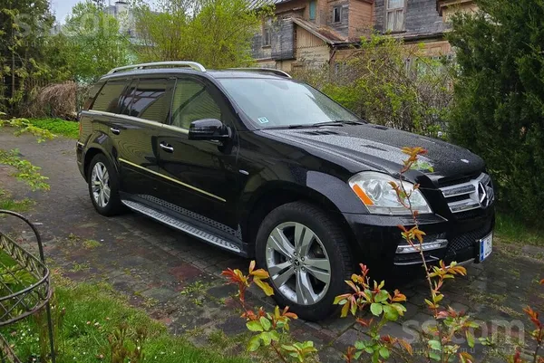 Mercedes Auto ir ievests no Asv.