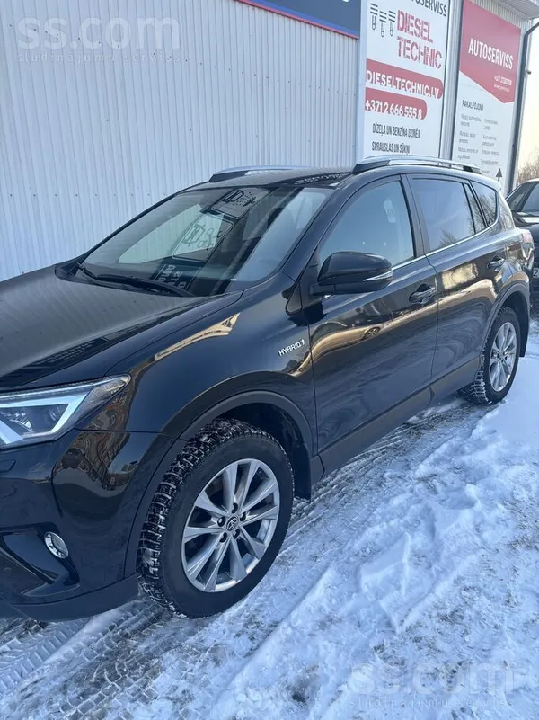 Toyota Automašīna labā tehniskā stāvoklī. Regulāri apkalp