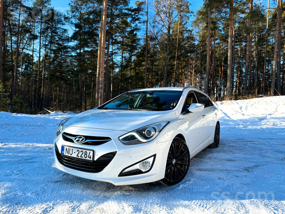 Hyundai Pārdodu Hyundai i40 2012. gada izlaiduma, 1.7 Crdi