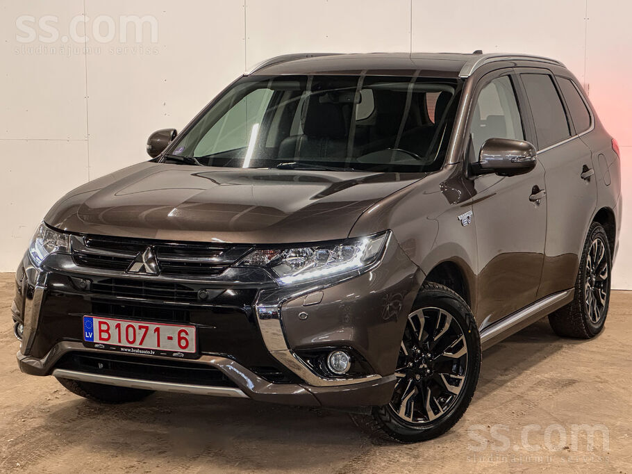 Mitsubishi Outlander Facelift Phev Plug-in Hybrid Instyle 2.0i 4wd 
Granite