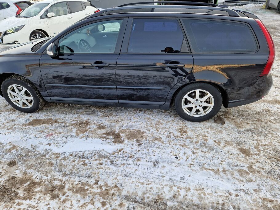 Ļoti ekonomisks auto - (panelī rāda 5, 4l/100km (pēdējie mēneši tikai pa pil