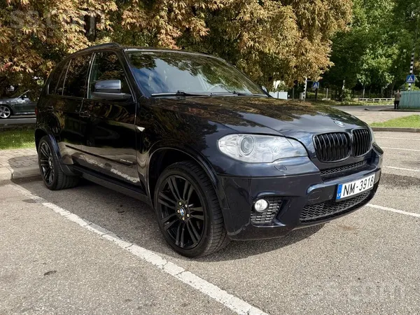 BMW Pārdodu koptu un labi aprīkotu BMW X5 xDrive40d M-