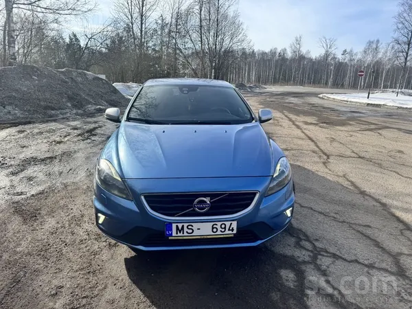 Volvo Pārdodu Volvo V40 2.0d (88kw) mehānika. Auto tiek 