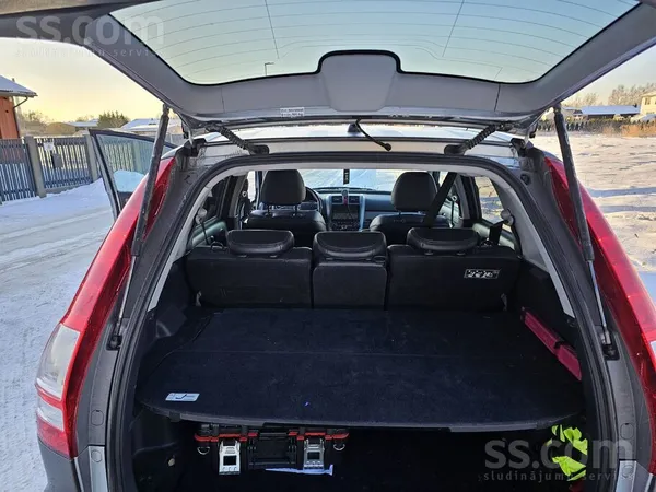 Honda Tirgojas Honda Cr-V. Labā stāvoklī, visi hromi apl