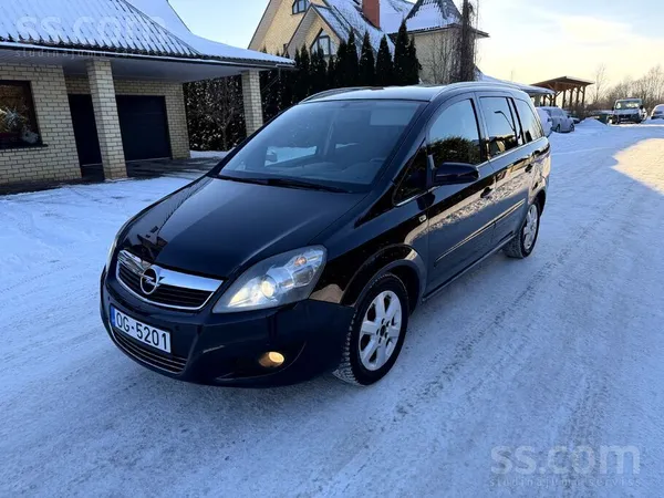 Opel Pārdod automašīnu Opel Zafira, Komplektācija Sport