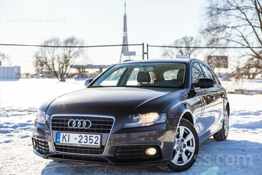 Audi Audi A4 ar 2.0Tdi dīzeļdzinēju un automātisko ātru