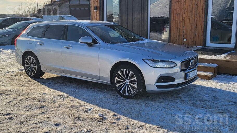 Volvo V90 2.0 B4 benzīns (145 kw ).
Automašīnas vēsture ir pārbaudīta caur