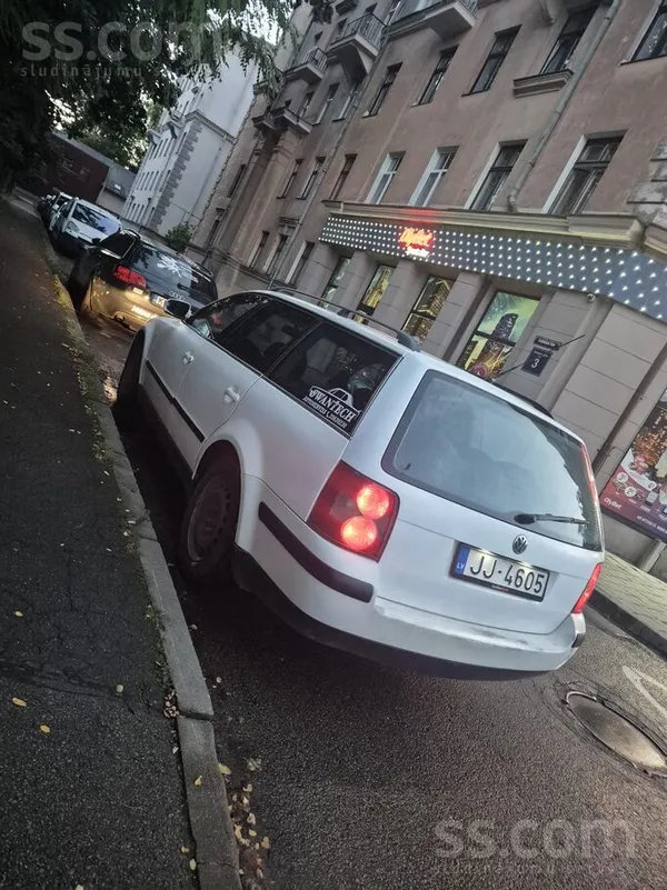 Volkswagen Passat (B5) - 1