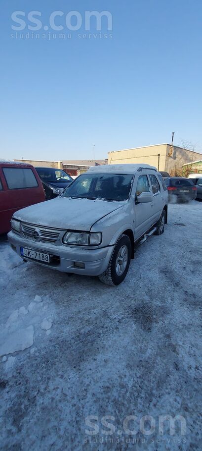 Pārdodu , ir tehniski defekti. Motors rūc , bet ir dzirdami trokšņi. Viss pā