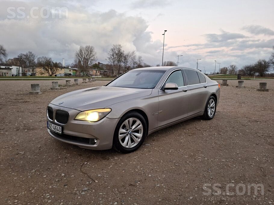 BMW Auto ir labā tehniskā stāvoklī ar tikko izietu jau
