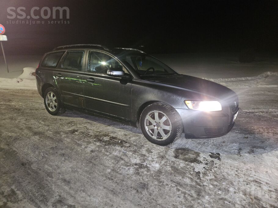 Pārdod Volvo v50 2.0D, Manuālis, Ta, Lietie diski ar labam ziemas riepām, sa