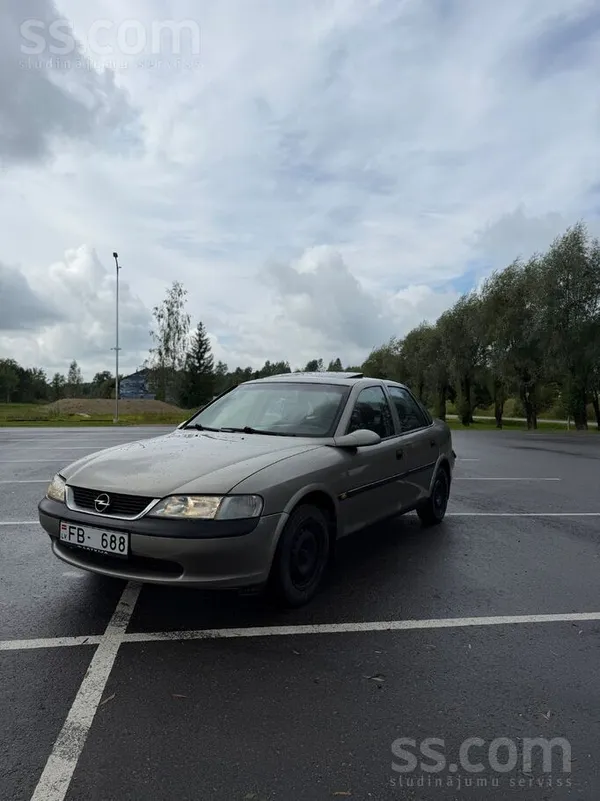 Opel Pārdodu opel vectra. Mašīna labā tehniskā stāvoklī