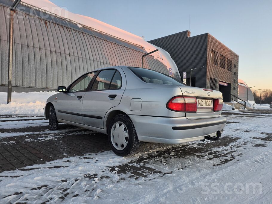 Labs, lets eksplotacija auto. Kopts salons, kondicionieris strada. Divas ats