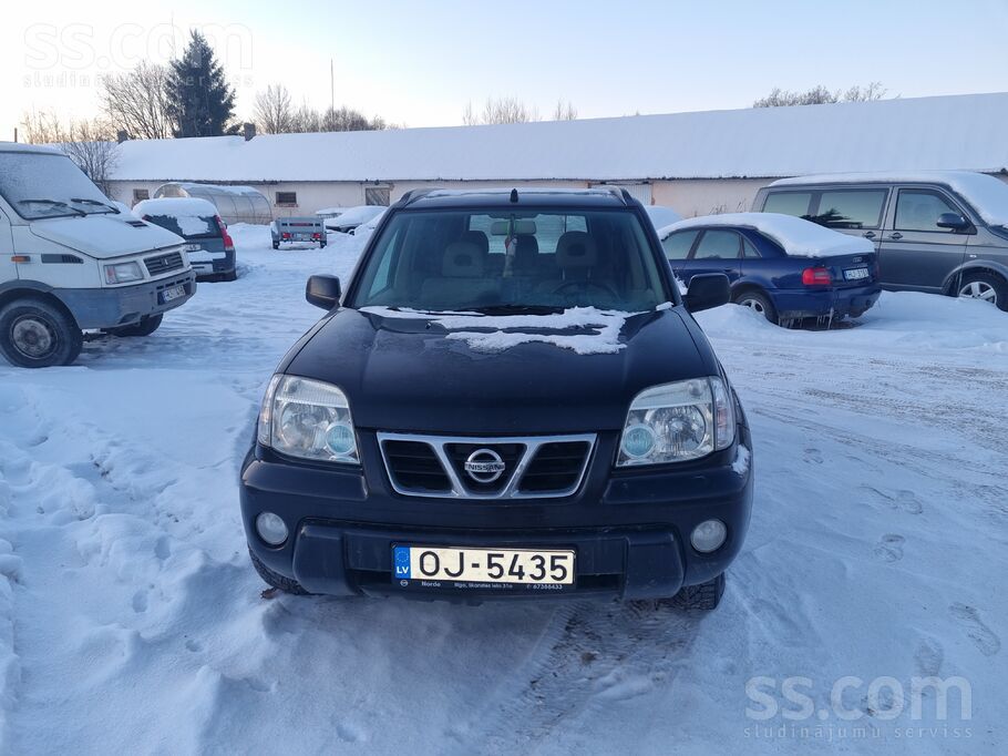 Nissan Labs darba auto, motors un ritošā labā stāvoklī. I