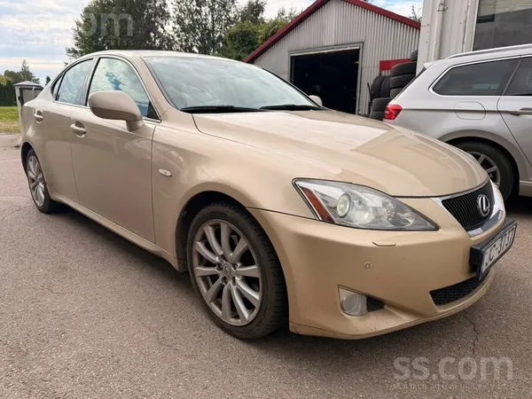 Lexus IS - 1