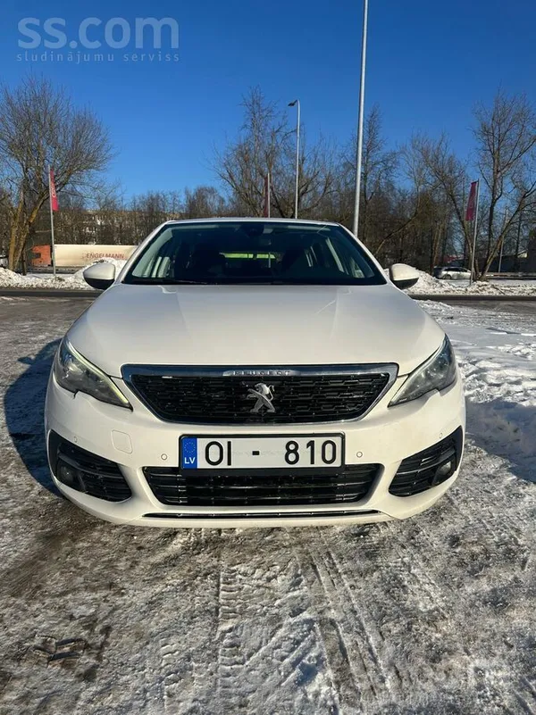 Auto ideala tehniska un vizuala Stavokli, auto nesen no Vacijas vienas rokas